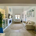 Daire Goldbeach House